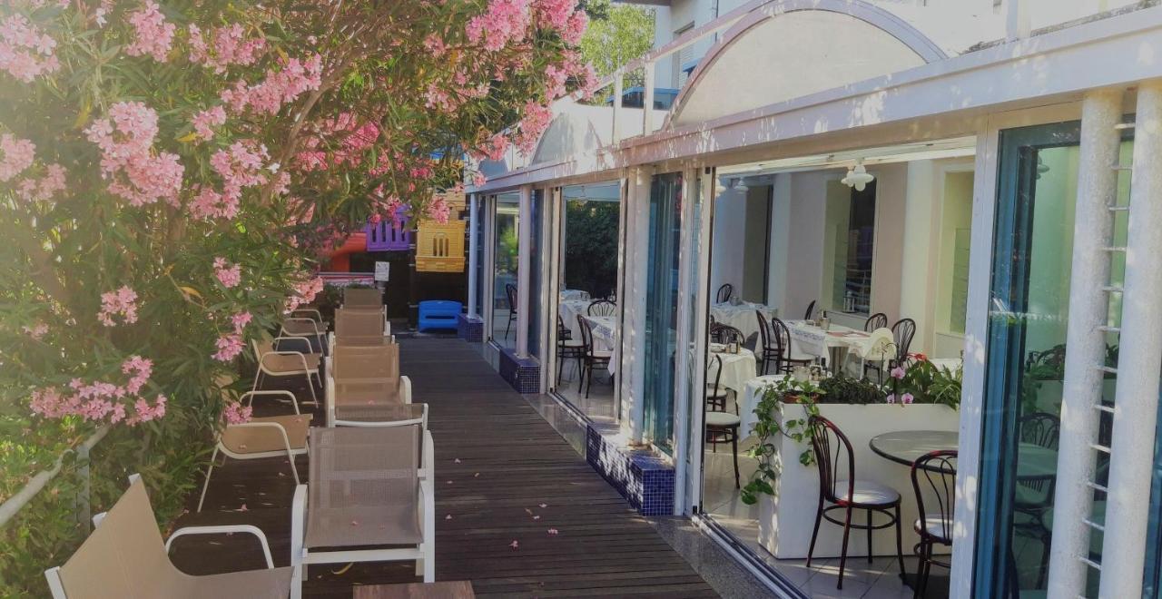 Hotel Felix Римини Экстерьер фото