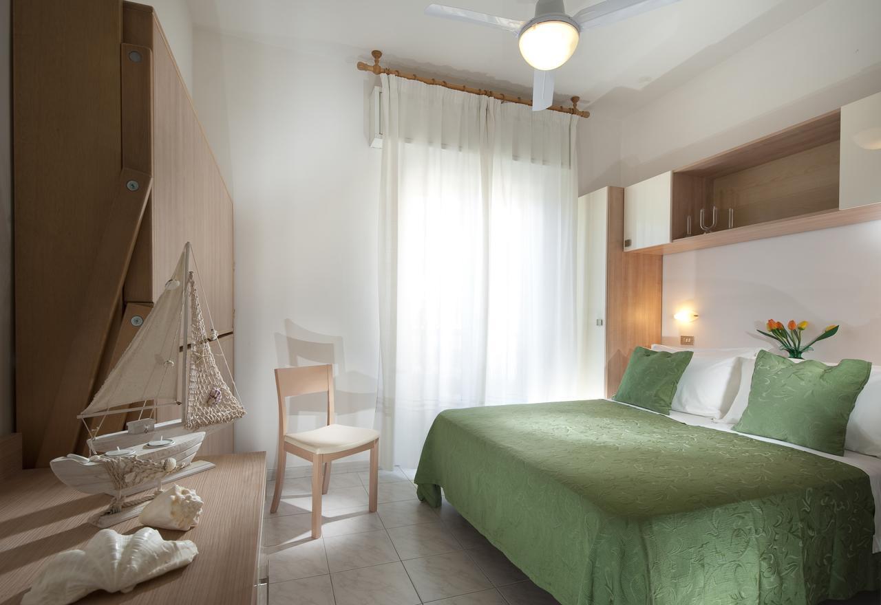 Hotel Felix Римини Экстерьер фото